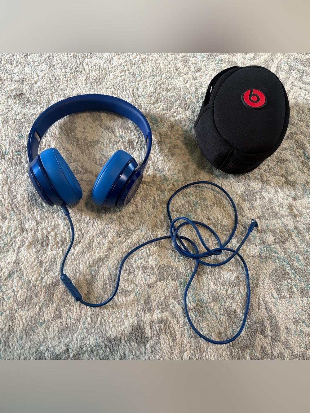Beats by Dre • Blue Wired Beats Solo 2 On-Ear Headphones